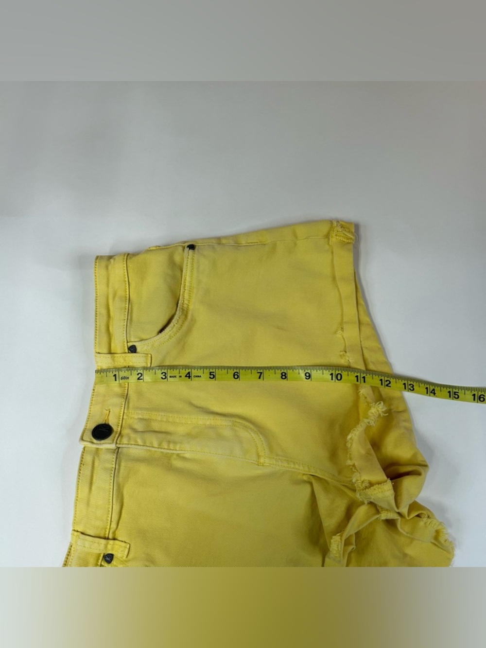 Kut From The Kloth Women’s Size 12 Jane High Rise Shorts Jean Yellow Denim #2411 - Picture 8 of 11